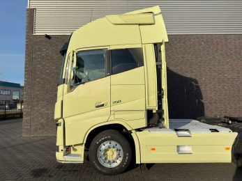 Volvo FH16 6x4 седельный тягач купить
