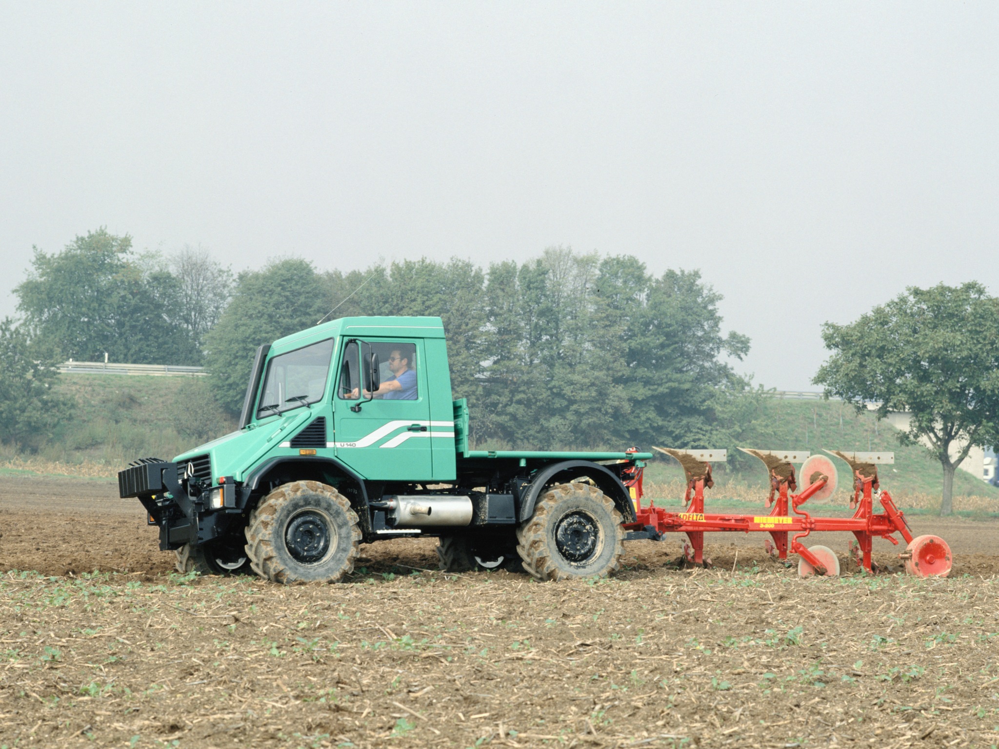 mercedes-benz_unimog_u140