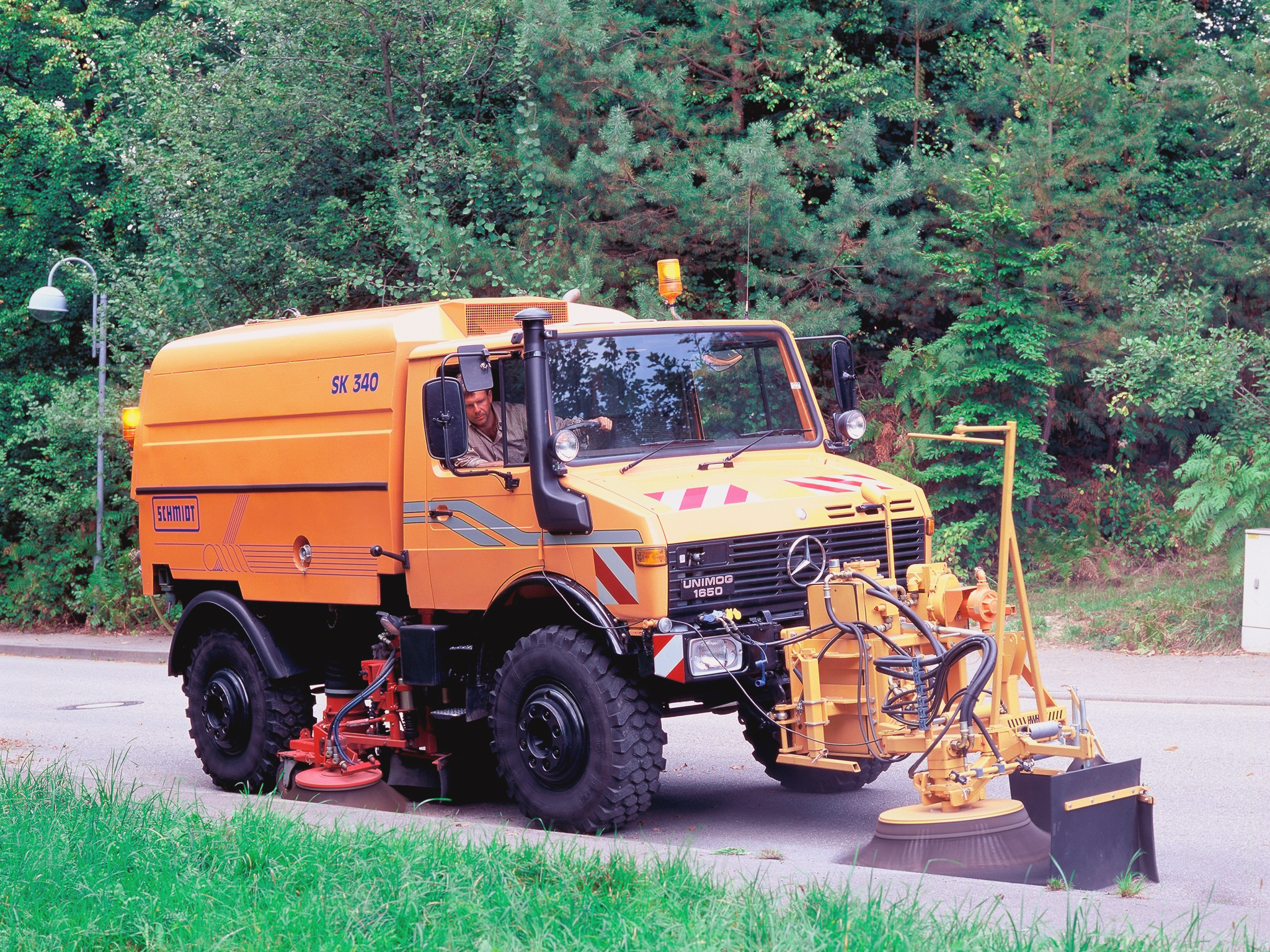 unimog_u1200_road_service