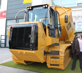 CAT самосвал гусеничный 30 тонн