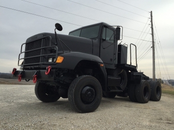 Купить тягач Freightliner