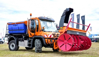 Аэродромный снегоуборщик Unimog-Schmidt