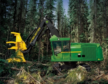 John Deere 903M валочно-пакетирующая машина