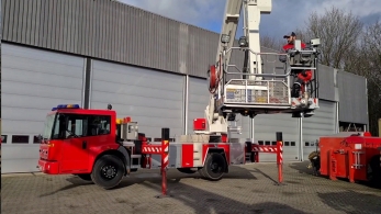 Bronto Skylift F27 RLH телескопический подъемник Bronto Skylift F27 RLH телескопический подъемник