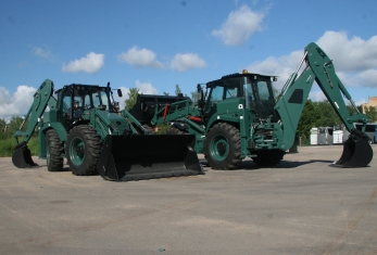 Коммунальный трактор JCB