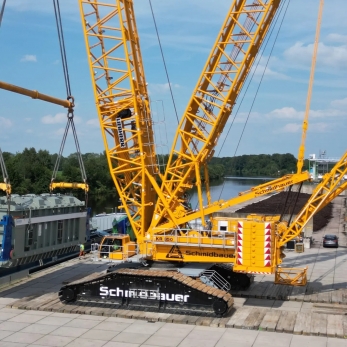 Liebherr LR1800 гусеничный решетчатый кран