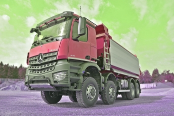 Mercedes Arocs 8x8 самосвал