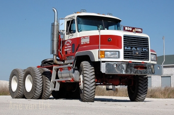 MACK 6x6 тягач вездеход
