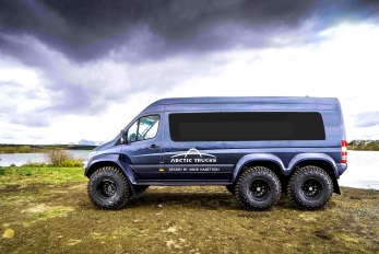 Arctic Trucks AT44 6x6 внедорожный автобус