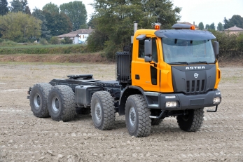 Тяжеловоз тягач односкатный Astra HD 8x8