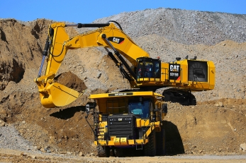CAT-6015 новый карьерный экскаватор купить