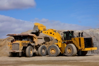 CAT-993K карьерный тяжелый погрузчик