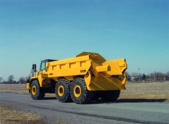 Шарнирный землевоз Komatsu HM400 горизонтальная разгрузка