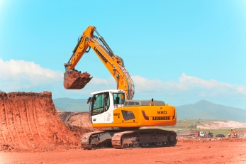 Liebherr R920 экскаватор в наличии