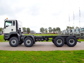 MAN TGS 8x8 шасси самосвала односкатные шины
