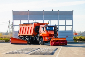 Автомобиль КДМ КАМАЗ 6х6