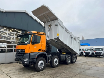 Arocs 4848 8x4 карьерный самосвал