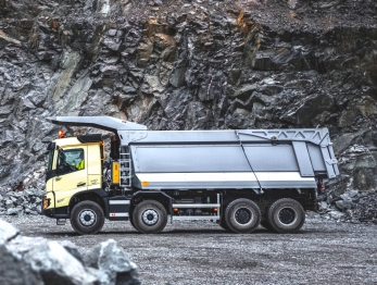 Самосвал для скальной породы Volvo FMX540 8x4