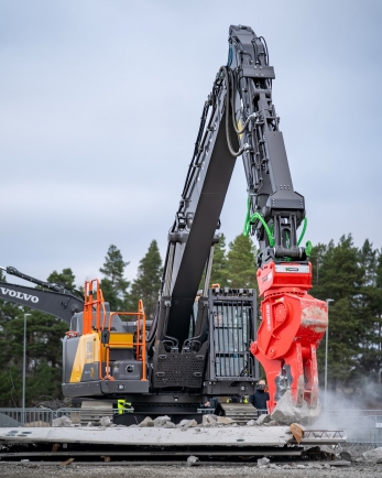 Volvo EC400 экскаватор-разрушитель