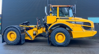 Volvo A25G 4x4 терминальный портовый тягач