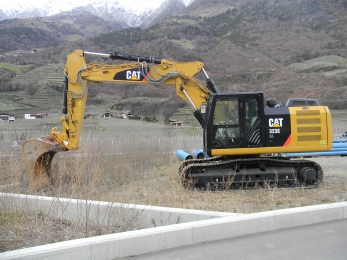 Гусеничный экскаватор Caterpillar