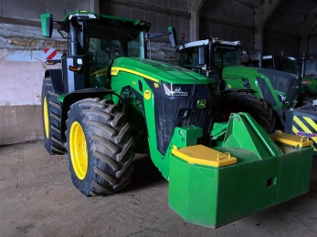 John Deere 8R370 трактор