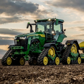 John Deere 8RX410 четырехгусеничный трактор