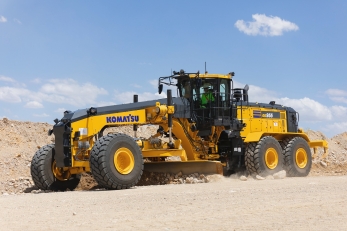 Komatsu GD955 тяжелый автогрейдер