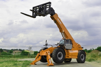 Тяжелый телескопический погрузчик Manitou