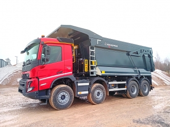 Скальный самосвал Volvo FMX500 8x4