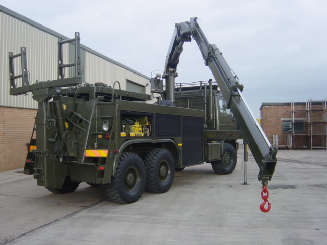 Mercedes_6x6_recovery_truck