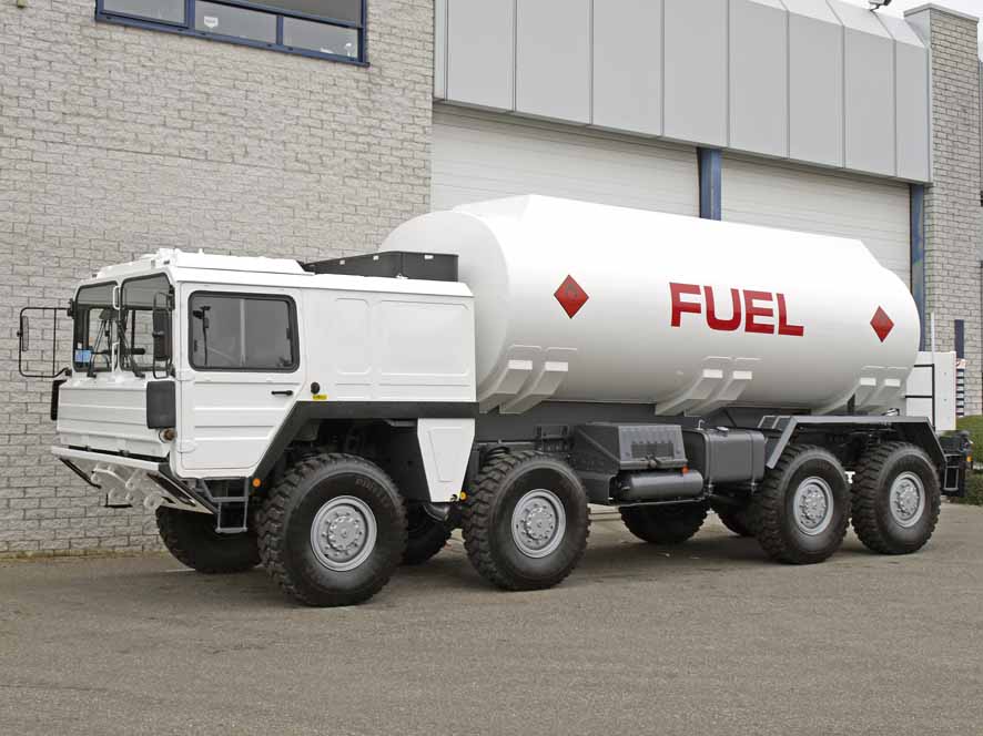 man_8x8_fuel_truck